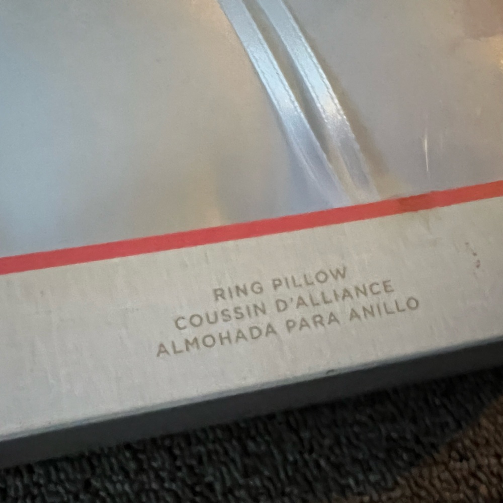 Ring pillow NWB - Picture 3 of 3